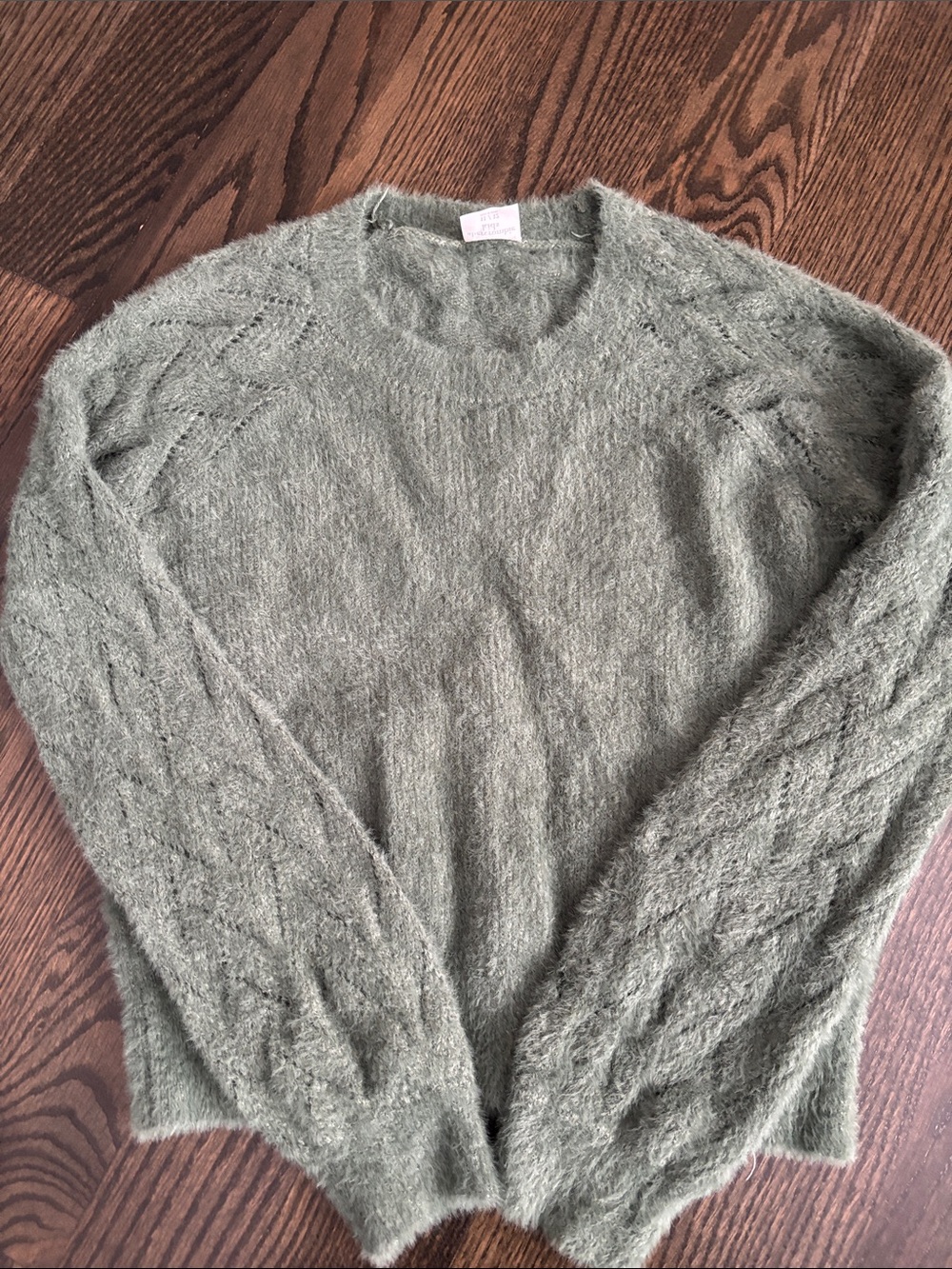 abercrombie kids Olive Green Crewneck fluffy soft Sweater size 11/12